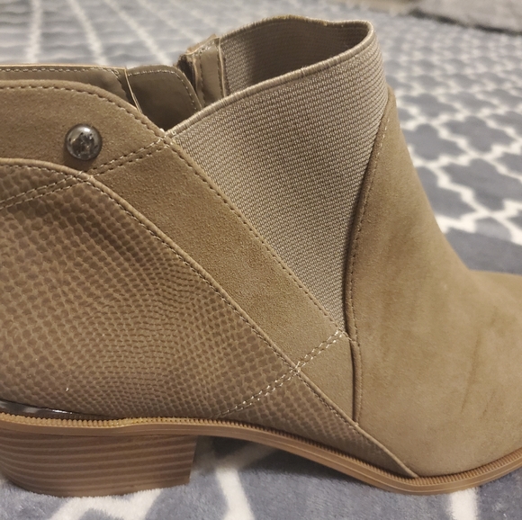 Simply Vera Booties - Picture 5 of 5